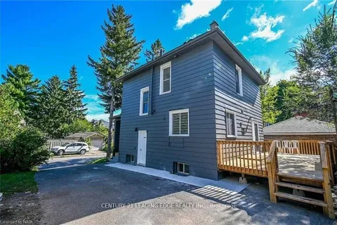 5595 WESLEY Place, ON L2E 3Z4