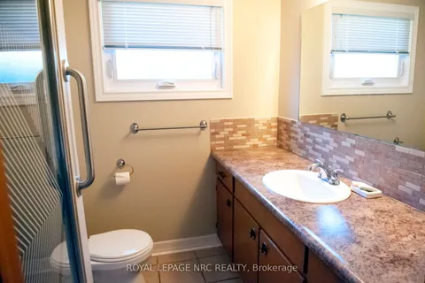 66 Rolling Acres Drive, ON L3C 3N3