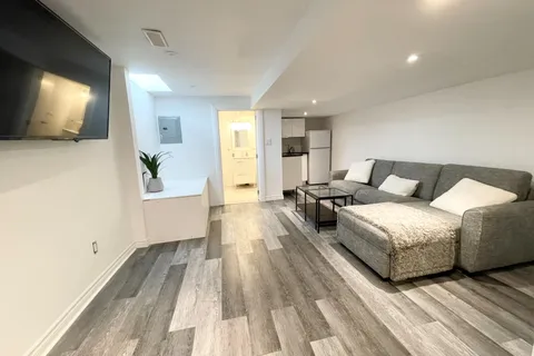 323 MONTFORT Street, ON K1L 5N5