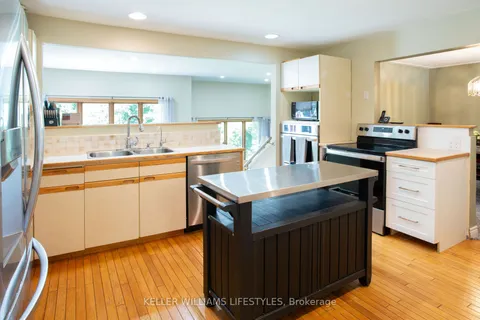 4 Burdock Court, ON N4G 2P8