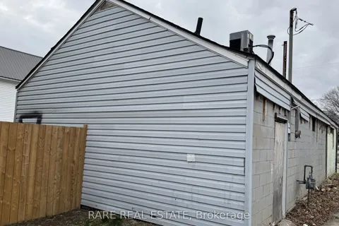 280 Park Street, ON N7M 3S3