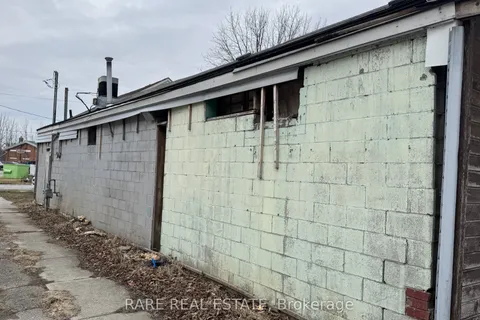 280 Park Street, ON N7M 3S3