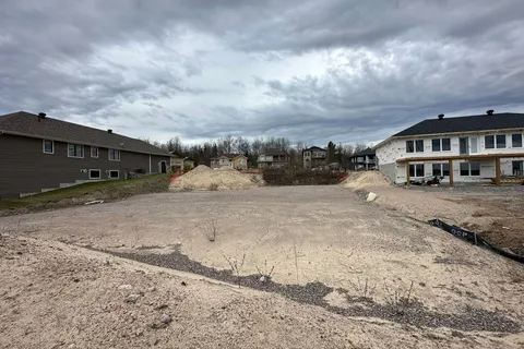 33 Alexandra Court, ON P0H 1H0