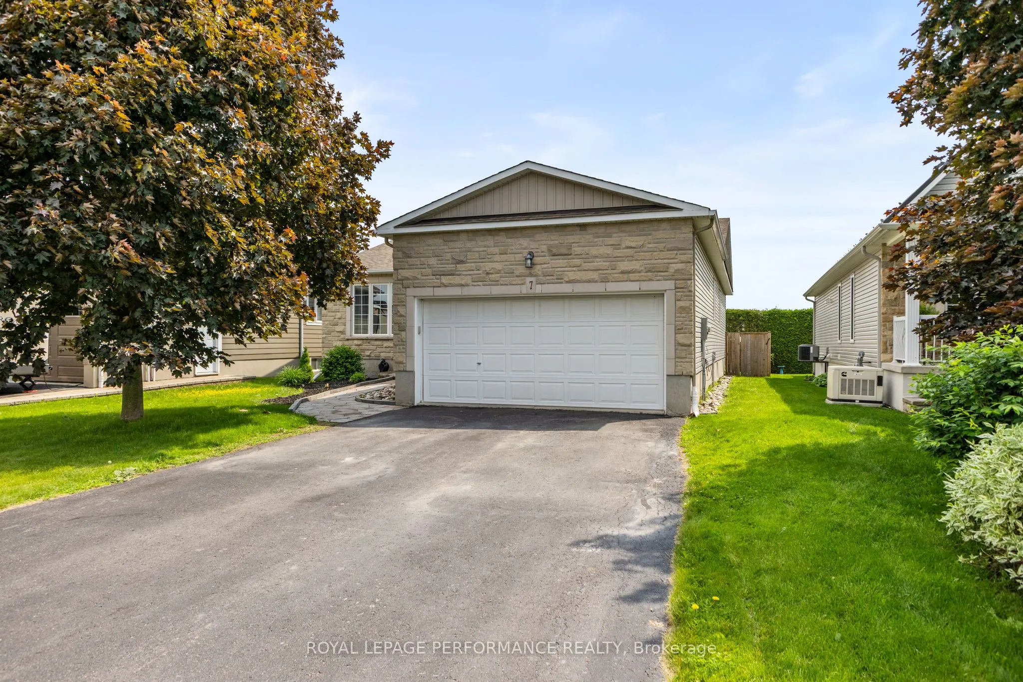 7 Settlement Lane, ON K4R 0A4