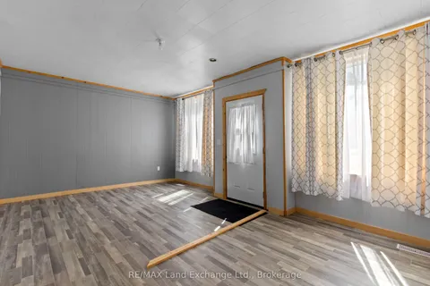 16 6 Concession, ON N0G 1K0