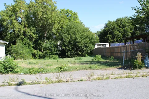 2 Panelas Crescent, ON K8V 6A4