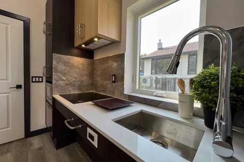 23 Warren Avenue, ON L9A 3C7