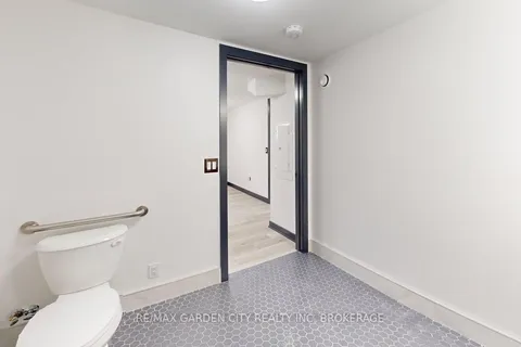 23 Warren Avenue, ON L9A 3C7