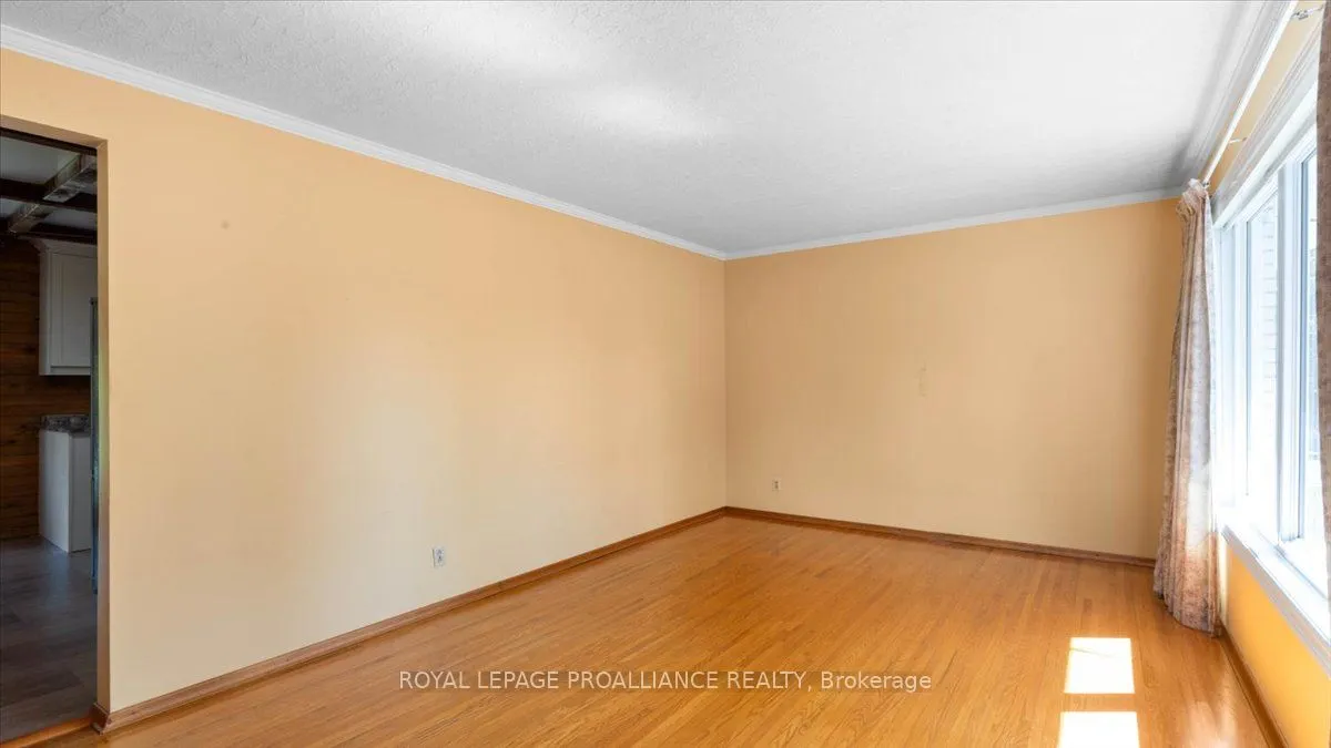 89 Point Anne Road, ON K8N 4Z4