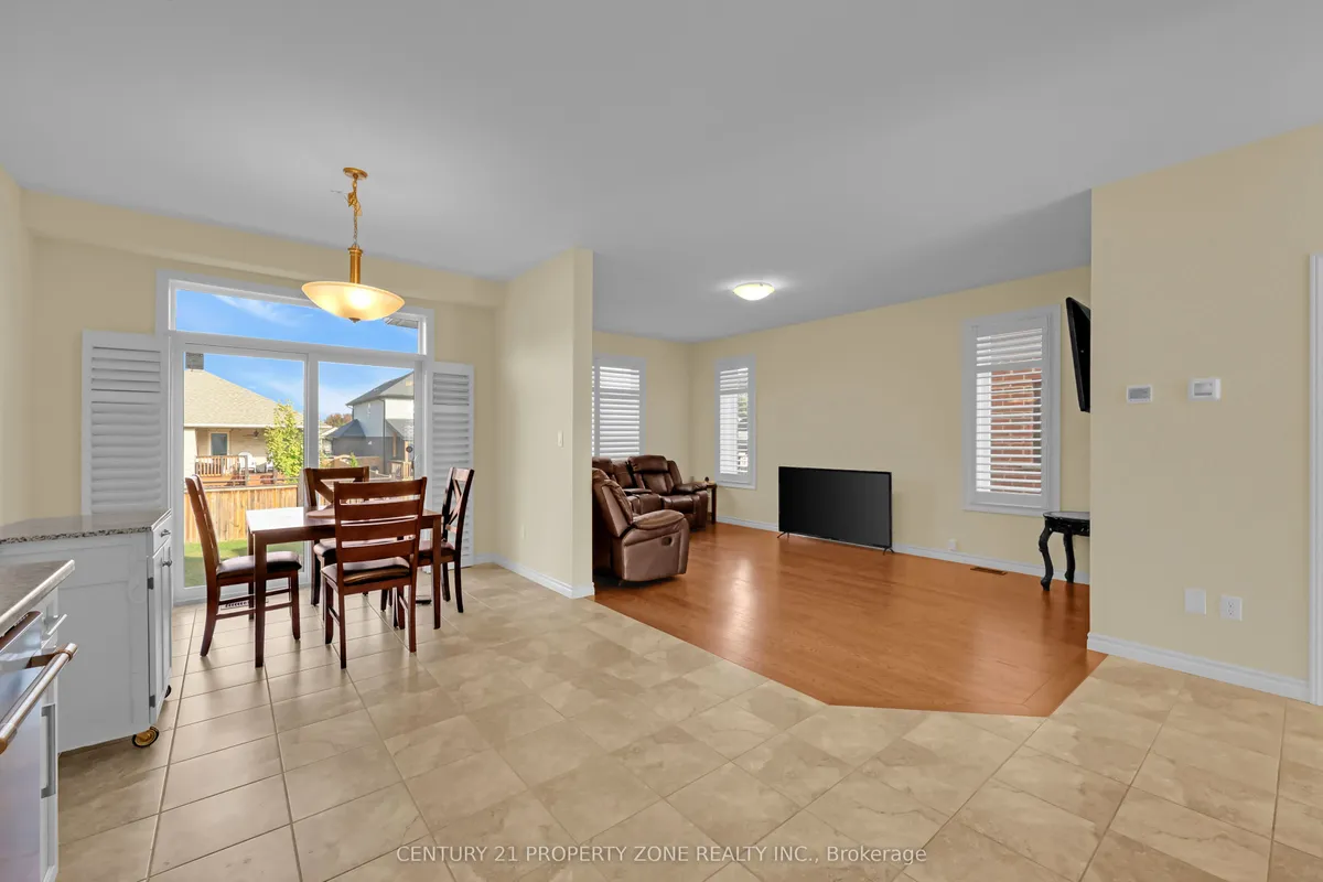 8 Chamberlain Avenue, ON N5C 3B3