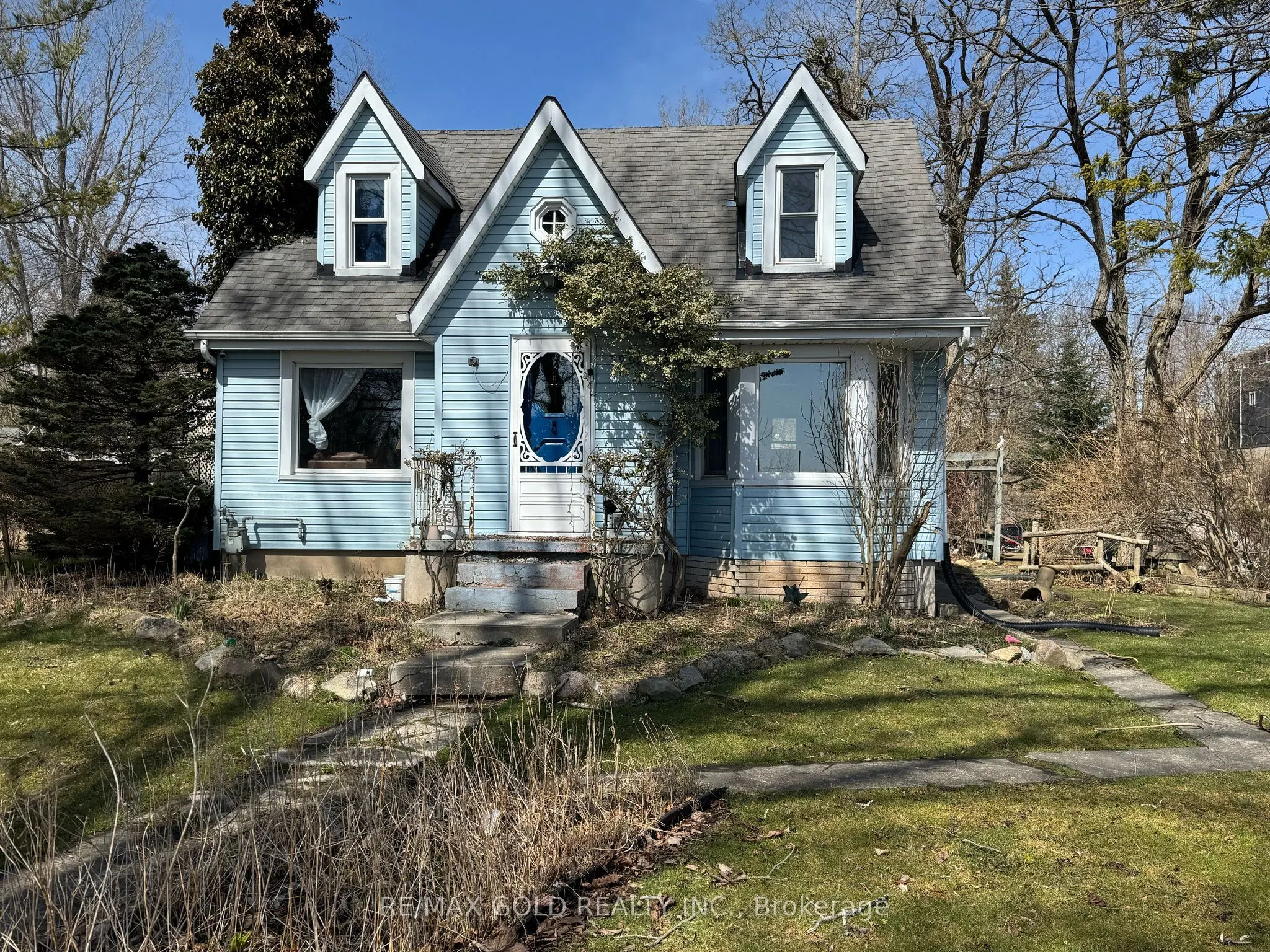 329 George Street, ON N5L 1C5