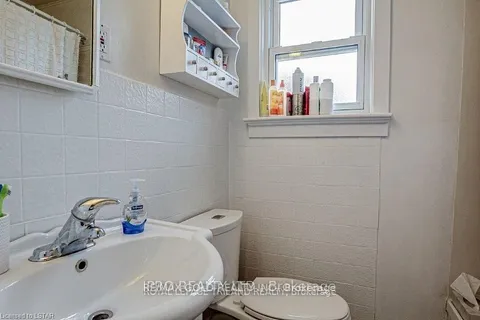 332 Colborne Street, ON N5L 1B3