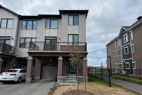 42 Stitch Mews, ON K0A 2Z0