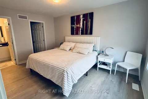 42 Stitch Mews, ON K0A 2Z0