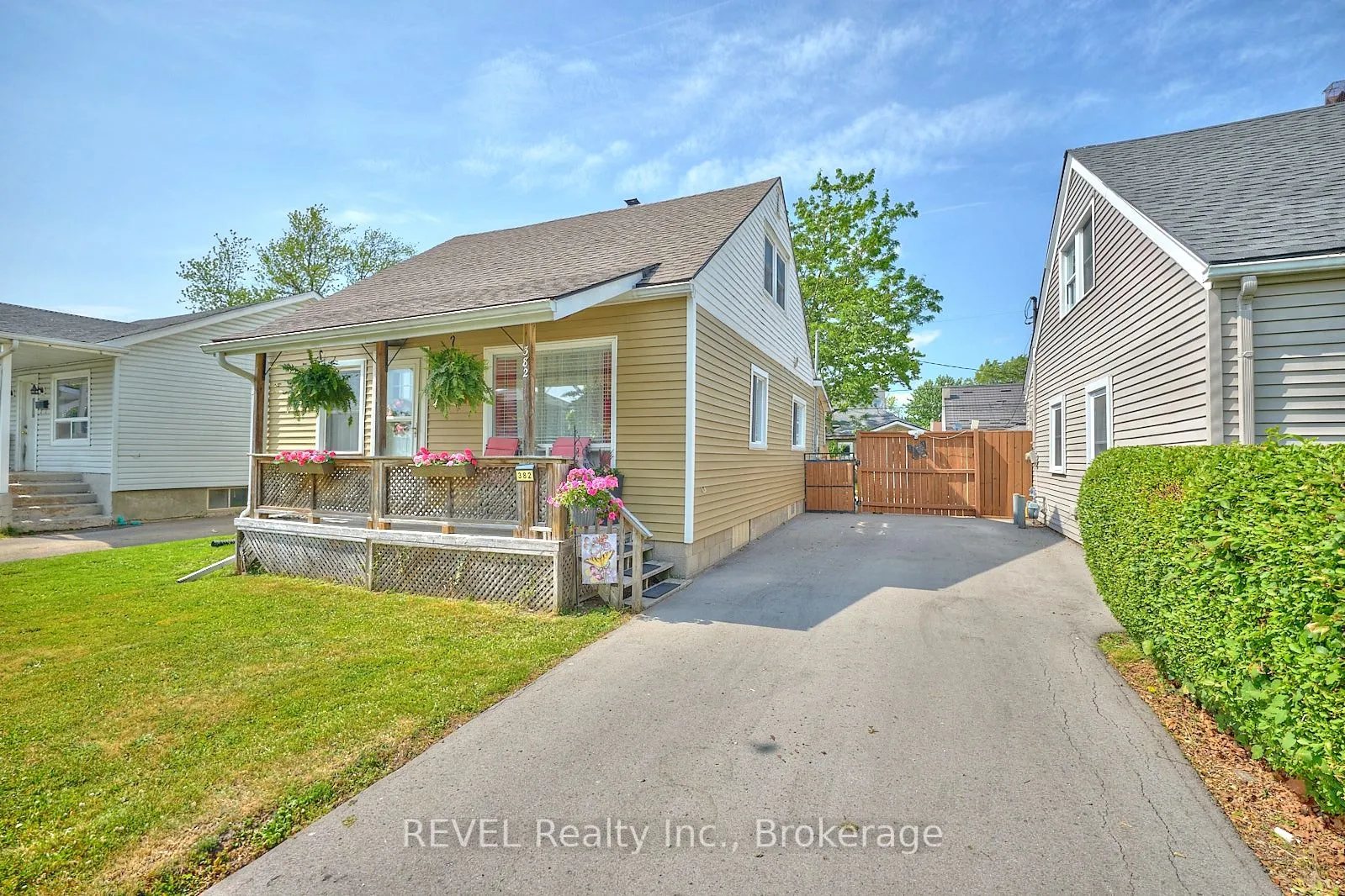 382 Hennepin Avenue, ON L3B 4T5