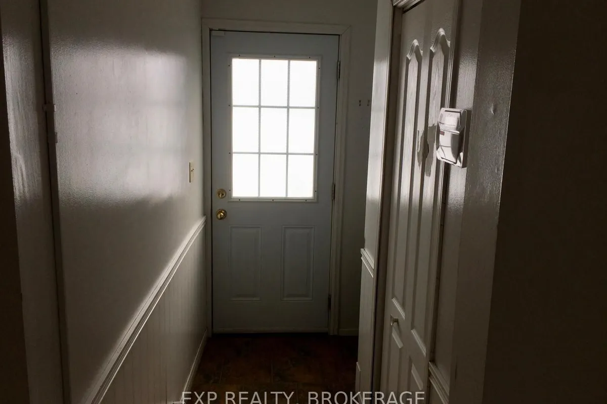 35 MACCAULEY Street, ON K7K 2V8