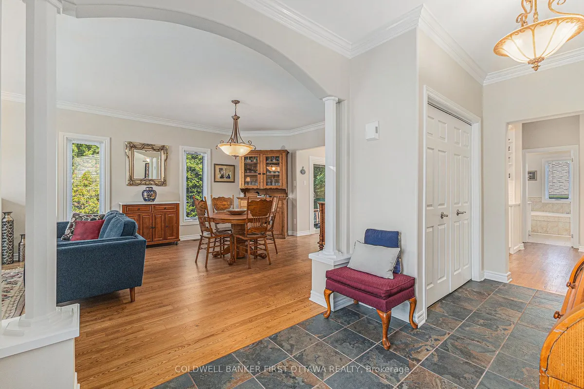 475 MOFFATT Street, ON K7C 4V8