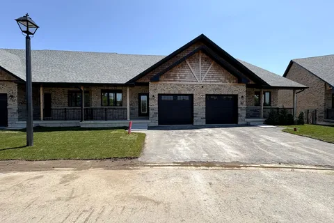 34 Pond Street, ON K0L 1Y0