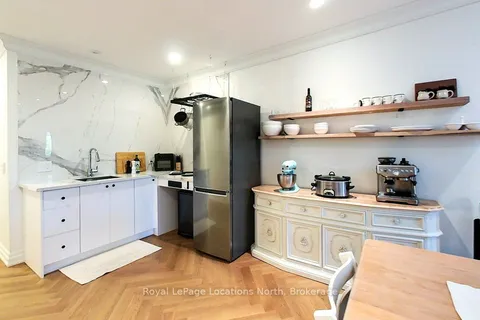 8 Sykes Street, ON N4L 1V6