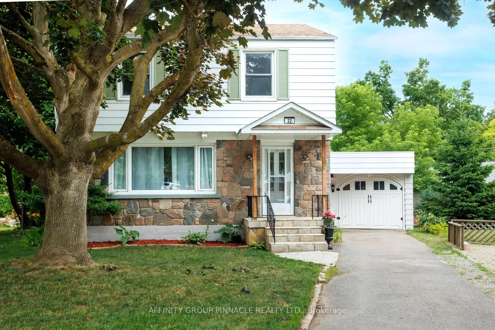 22 Sunset Court, ON K9V 2S1