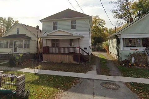 42 Russell Avenue, ON L2R 1V5