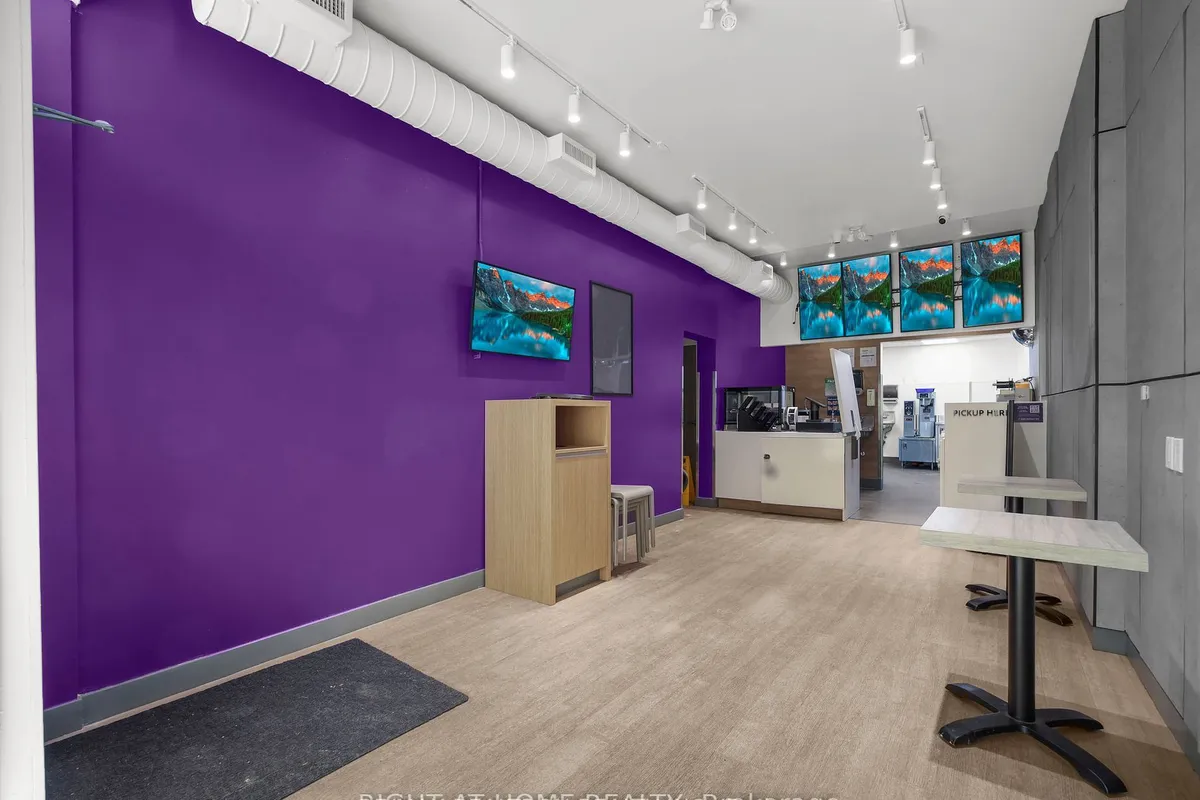 84 - 86 John Street, ON L8N 2C1