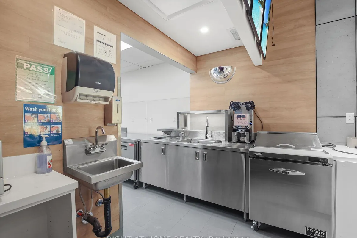 84 - 86 John Street, ON L8N 2C1