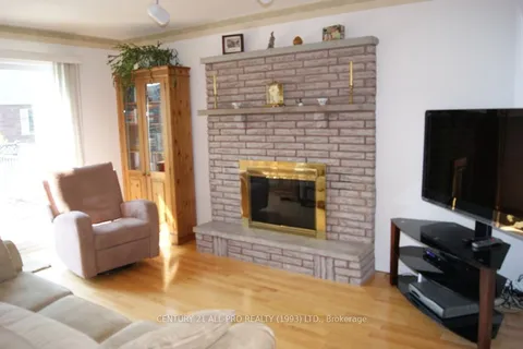 976 Glenhare Street, ON K9A 5G4