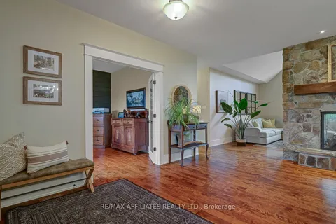 111 Ironstone Court, ON K2S 0L4