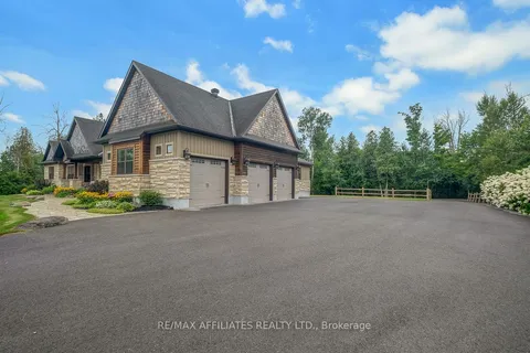 111 Ironstone Court, ON K2S 0L4