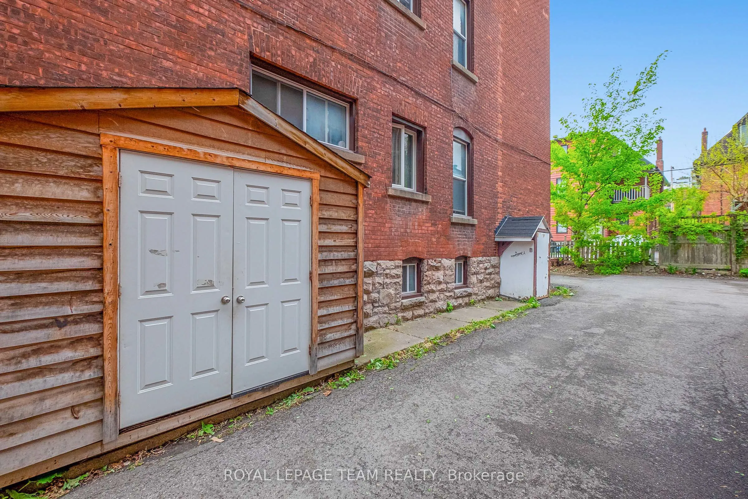 305 Waverley Street, ON K2P 0V9