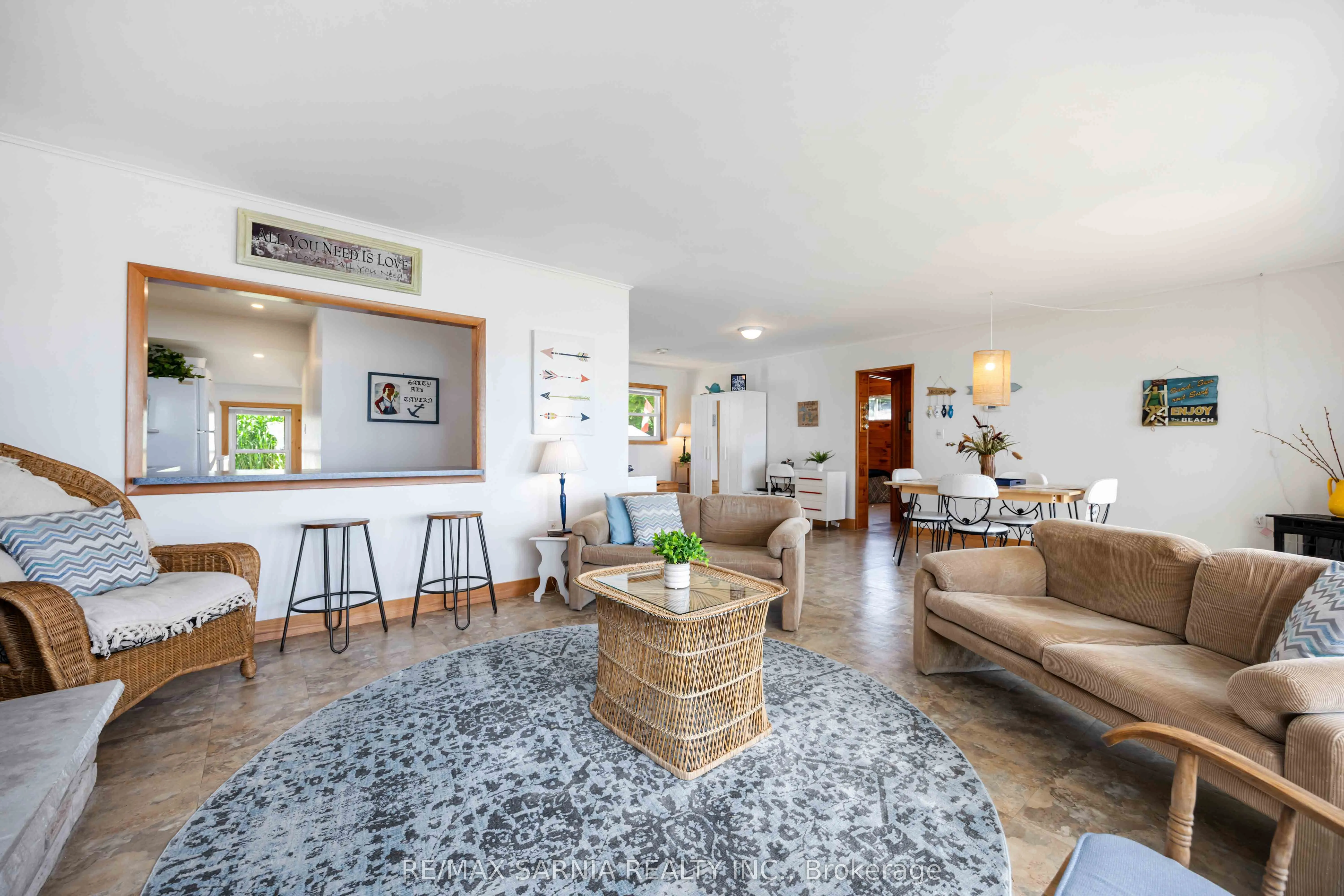 Detached kitchen at 5332 Broadview Avenue Lambton Shores