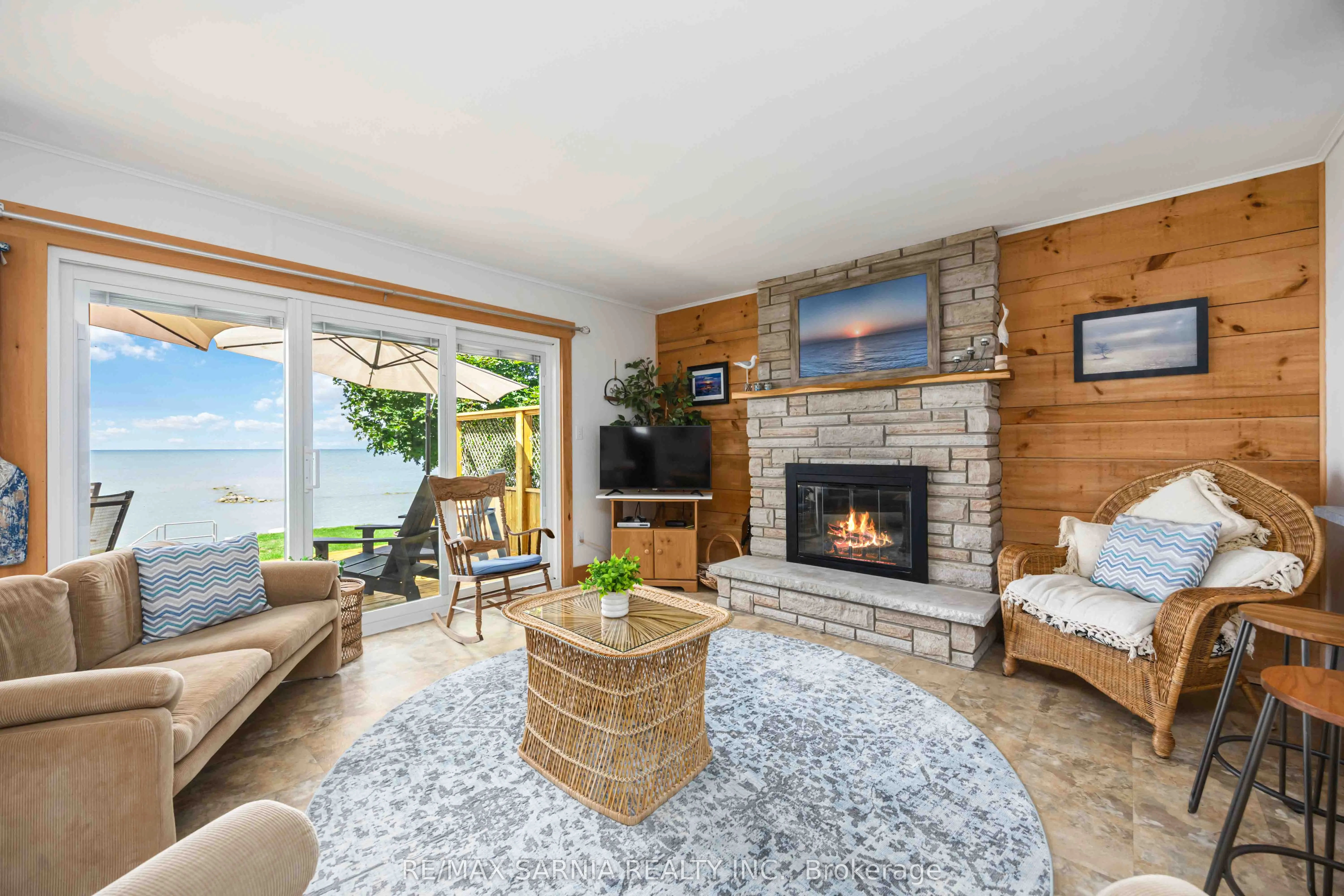 Detached living room at 5332 Broadview Avenue Lambton Shores