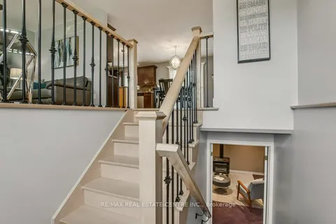 17 Deaken Drive, ON L0N 1G0