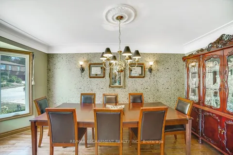 9 Lamb Court, ON N3W 1E2