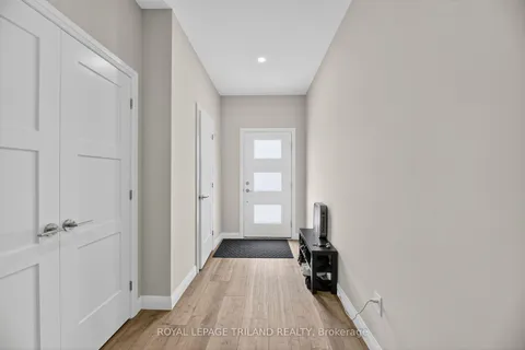 17 Nicholson Street, ON N0M 2J0