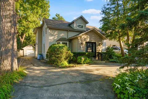 64 Academy Street, ON L9G 2Y1