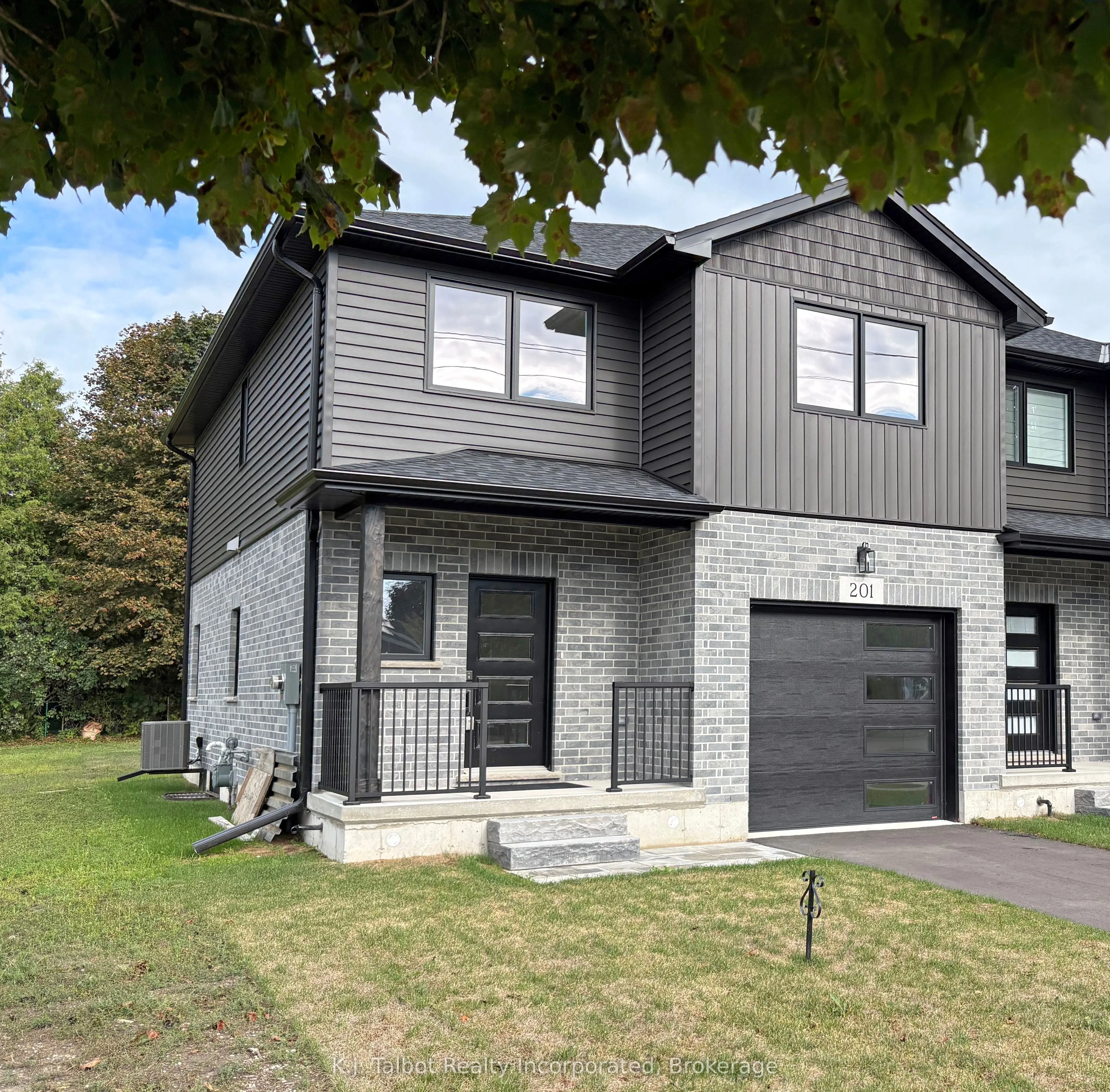 201 South Street, ON N7A 3M2