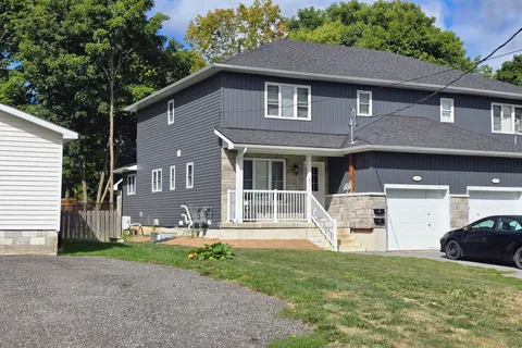 68 Hickory Street, ON K7G 2P5