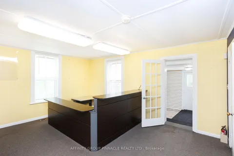 221 Kent Street, ON K9V 2Z1