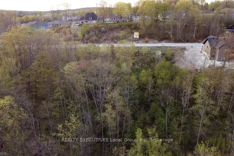 22 Kenreta Drive, ON P1B 8X6