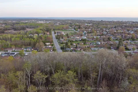 22 Kenreta Drive, ON P1B 8X6