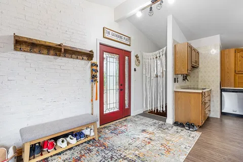 163 John Street, ON N4L 1W7