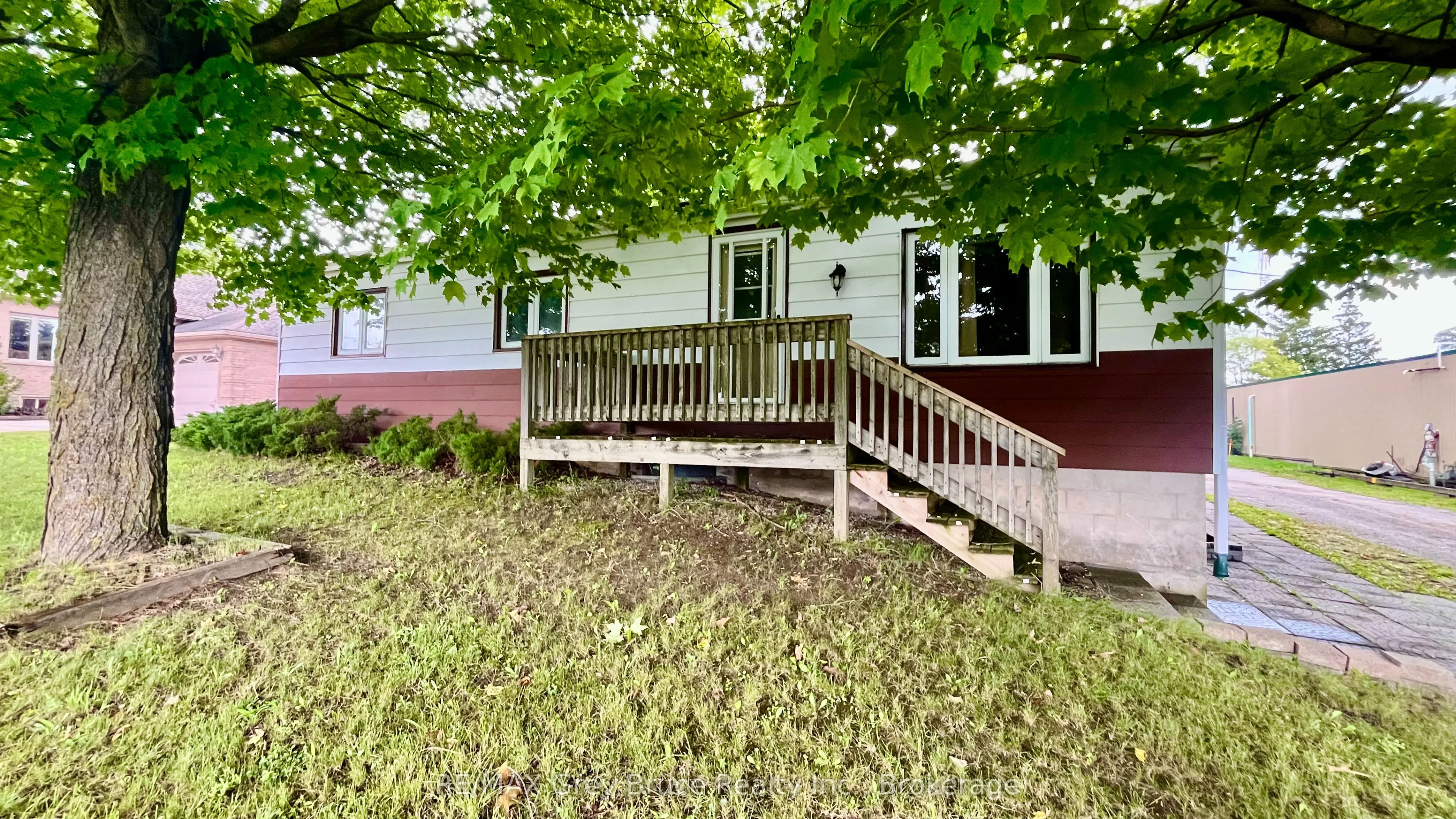 1069 7th Avenue, ON N4N 2K4