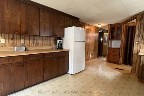 1069 7th Avenue, ON N4N 2K4