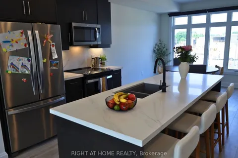 292 Vine Street, ON L2M 4T3