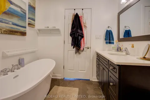 168 Main Street, ON K0H 2N0