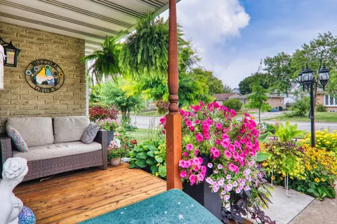 196 Keefer Road, ON L2V 4M3