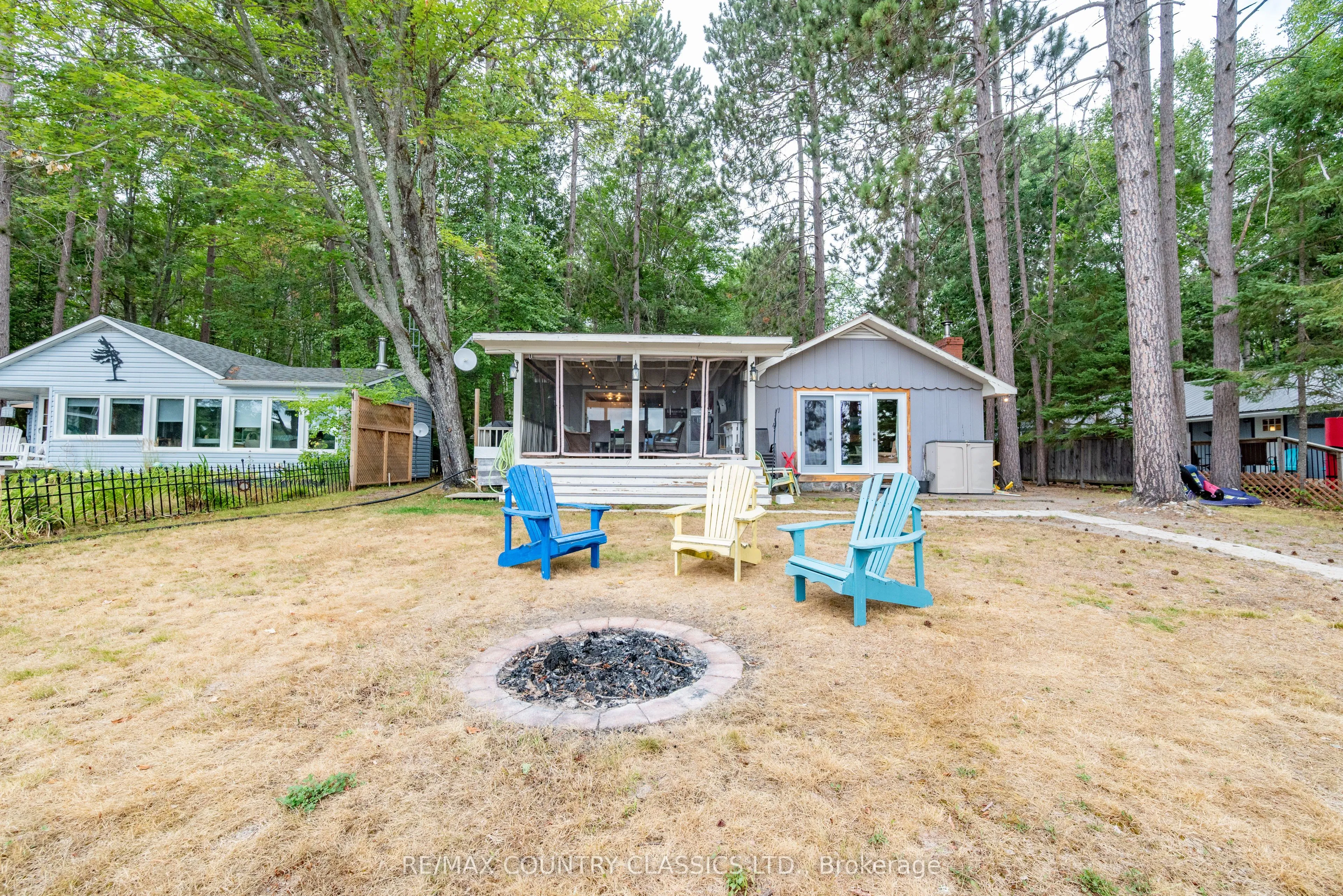 1258 Kamaniskeg Lake Road, ON K0J 1L0