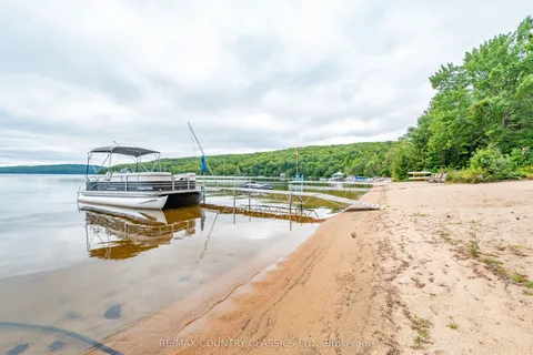 1258 Kamaniskeg Lake Road, ON K0J 1L0